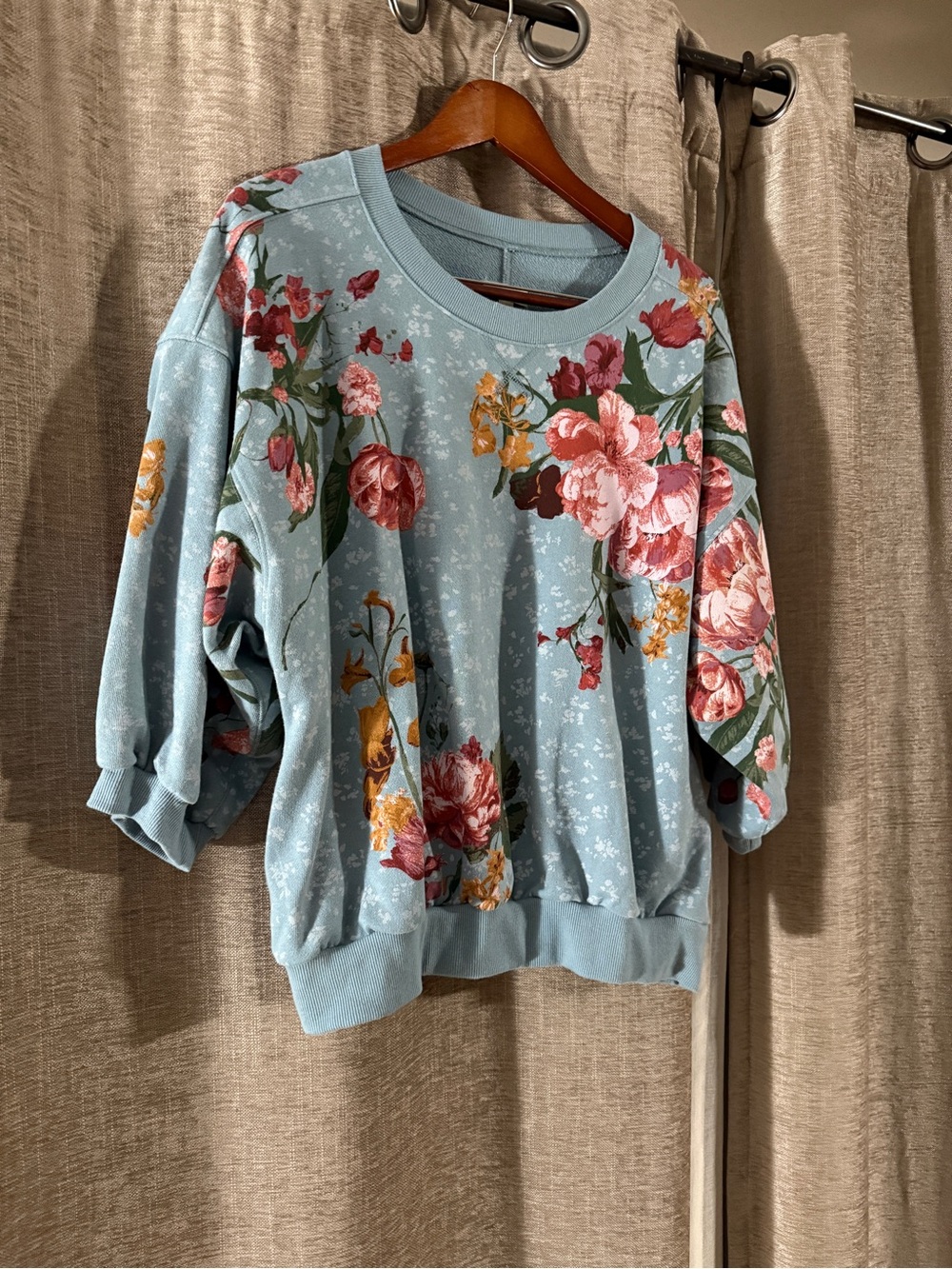 Pilcro Light Blue 3/4 sleeves Floral Crewneck Sweatshirt